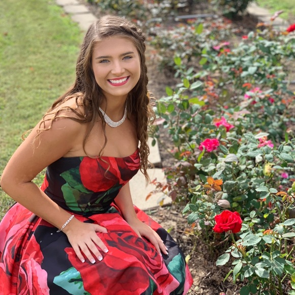 Meet your Posher, Lexie - Picture 8 of 8